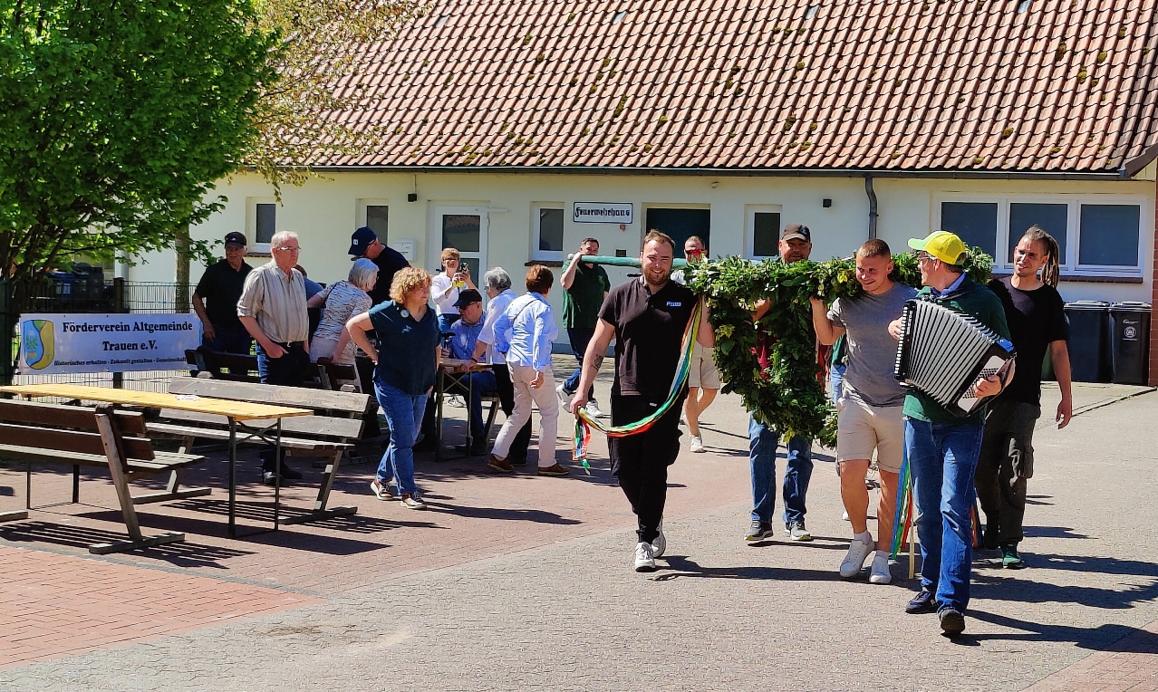 2025 05 01 Maufruehschoppen 059